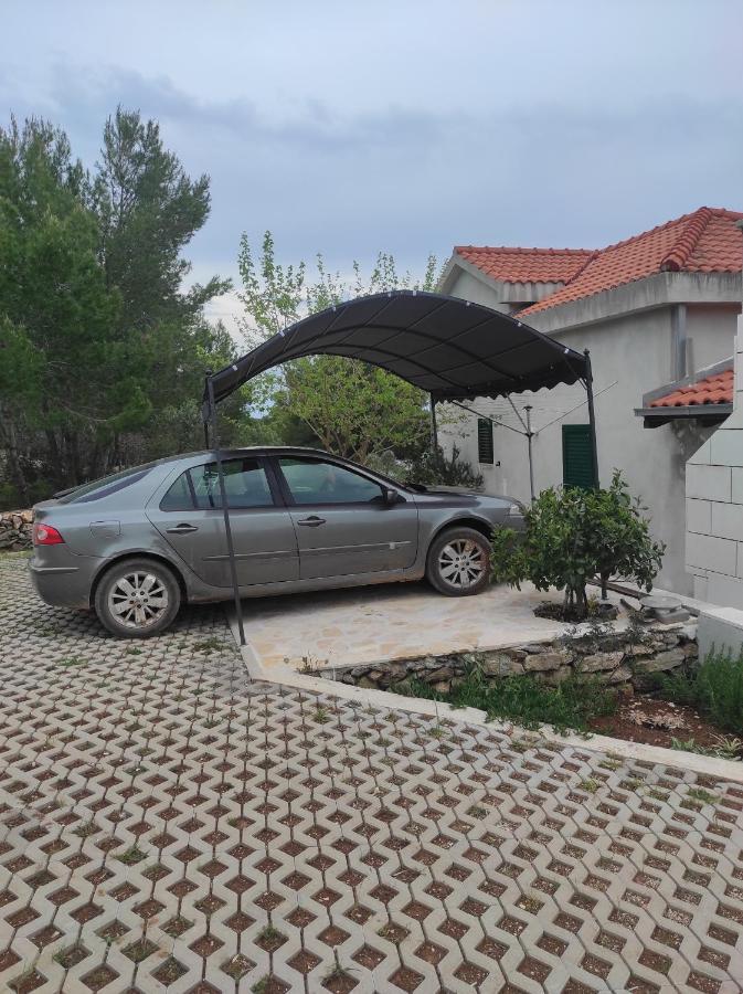 Obiteljska Kuca Za Odmor Futura Villa Milna  Dış mekan fotoğraf