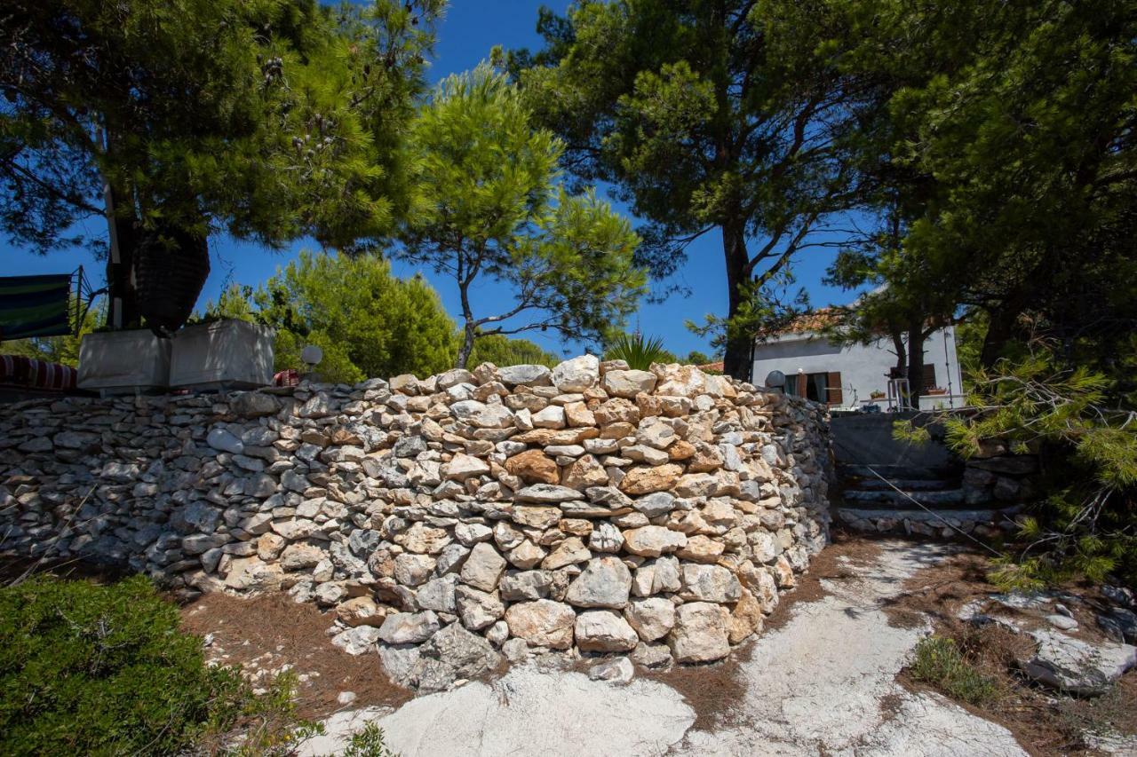 Obiteljska Kuca Za Odmor Futura Villa Milna  Dış mekan fotoğraf