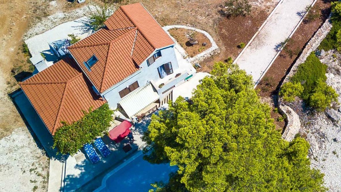 Obiteljska Kuca Za Odmor Futura Villa Milna  Dış mekan fotoğraf